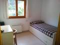 dormitorio con 2 camas